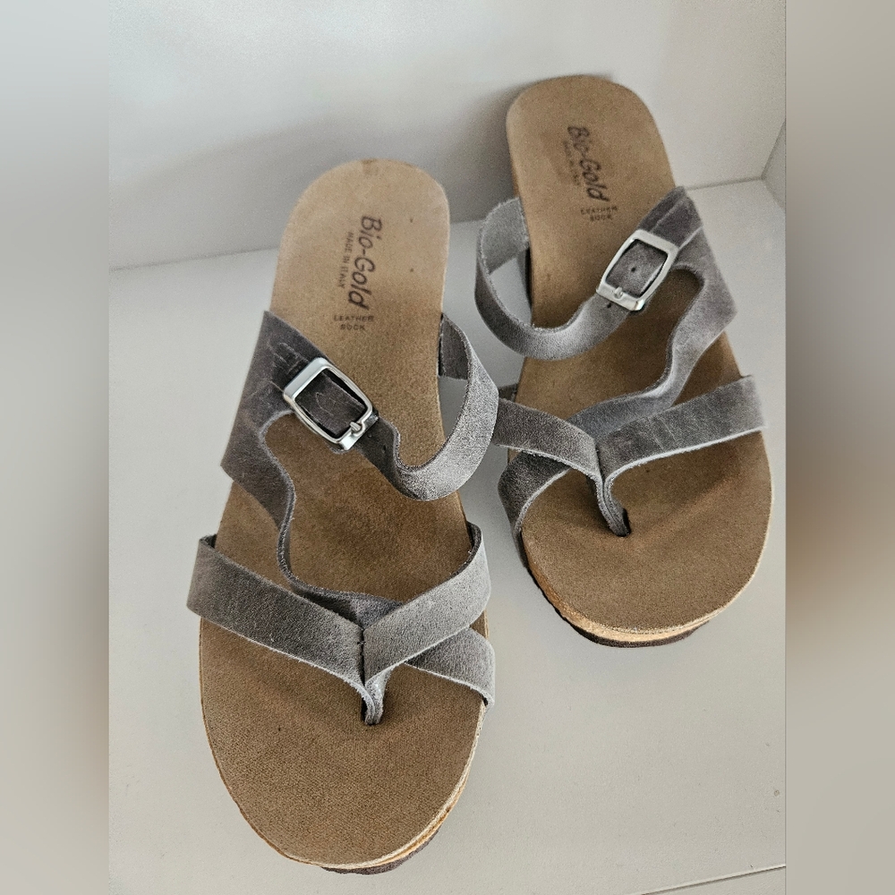 Bio Gold Sandals Women's 8 Gray Wedge Cork Leather Bohemian Comfort Strappy